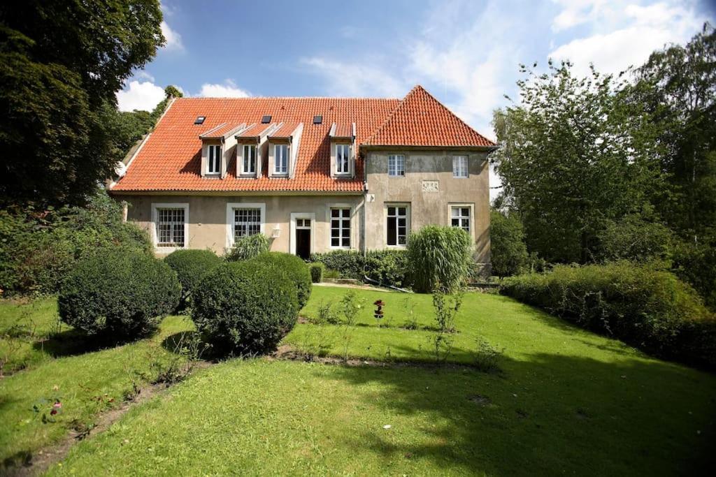 Haus Keppelborg: Zi Antonia Mit Kirchplatzblick Apartment Heek Exterior photo