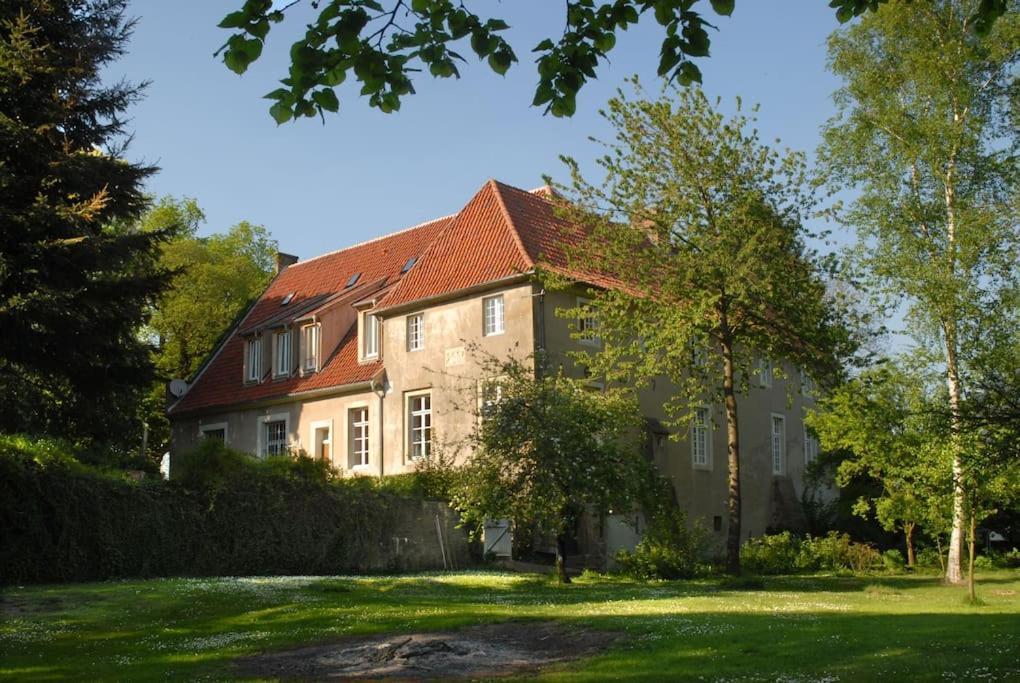 Haus Keppelborg: Zi Antonia Mit Kirchplatzblick Apartment Heek Exterior photo